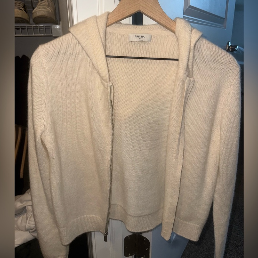 Aritzia jacket lightweight